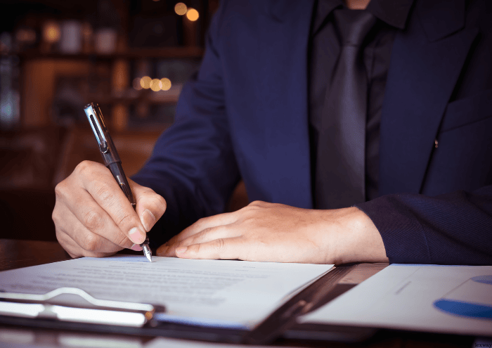 ¿Qué es un contrato mercantil en España?