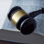Pacto de Confidencialidad y Litispendencia: Claves de la STS 2383/2025