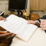 Indemnización por despido improcedente: cálculo fácil + ejemplos (y calculadora) 3 Cálculo de indemnización por despido con documentos legales
